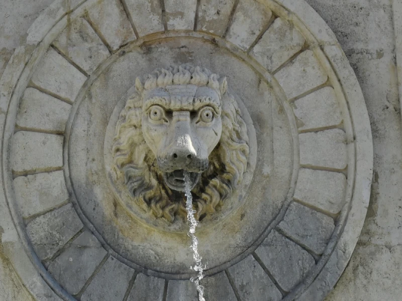 historucal fountain